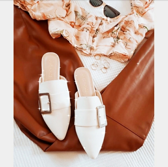 🚨The Rebecca//White mule flat - Picture 3 of 6